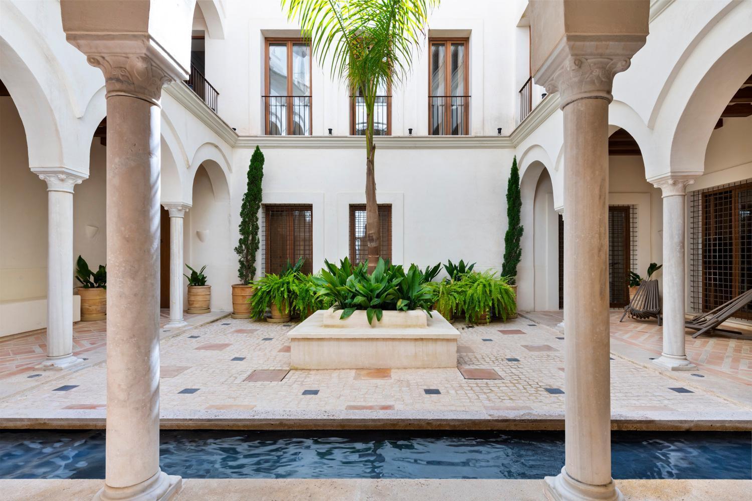 Casa Del Rey Sabio Aparthotel Seville Exterior photo